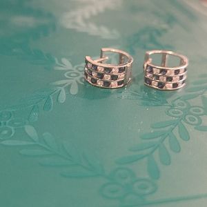 14K White Gold Huggie Hooped Earrings